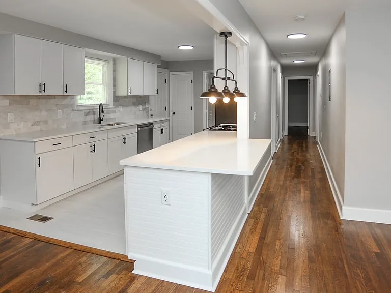 Building Photo - 219 Anderson Dr