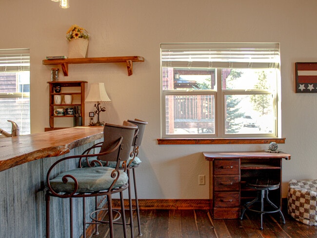 Building Photo - 11007 Cayuse Ct
