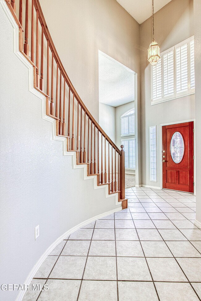 Building Photo - 6076 Los Siglos Dr