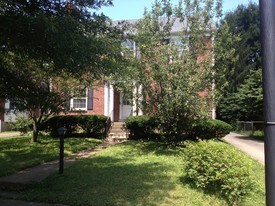 Building Photo - 2229 Tyler Ln