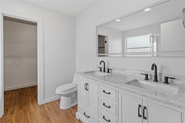 Building Photo - 9004 Berryline Cove