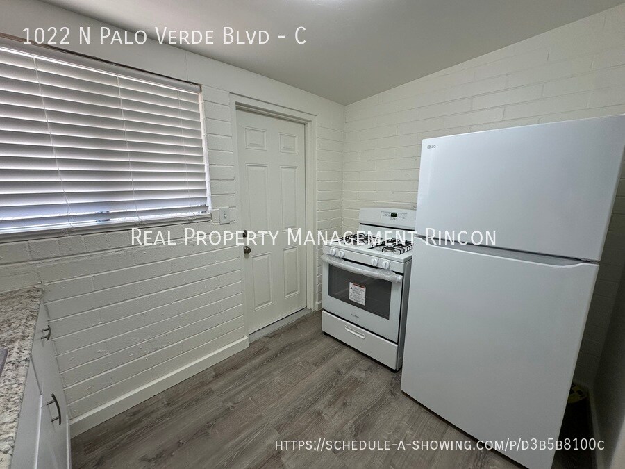 Building Photo - 1022 N Palo Verde Blvd