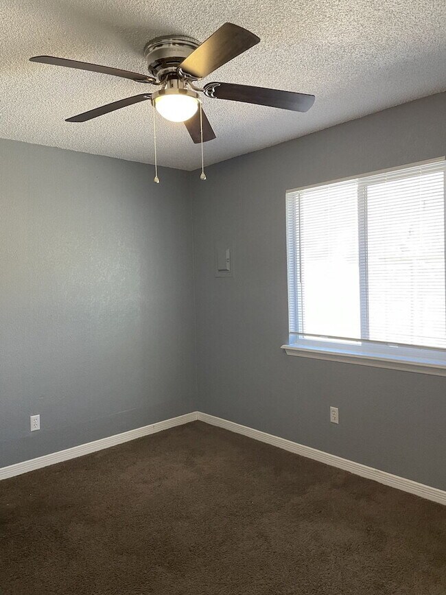 Building Photo - 8137 Staghorn Dr