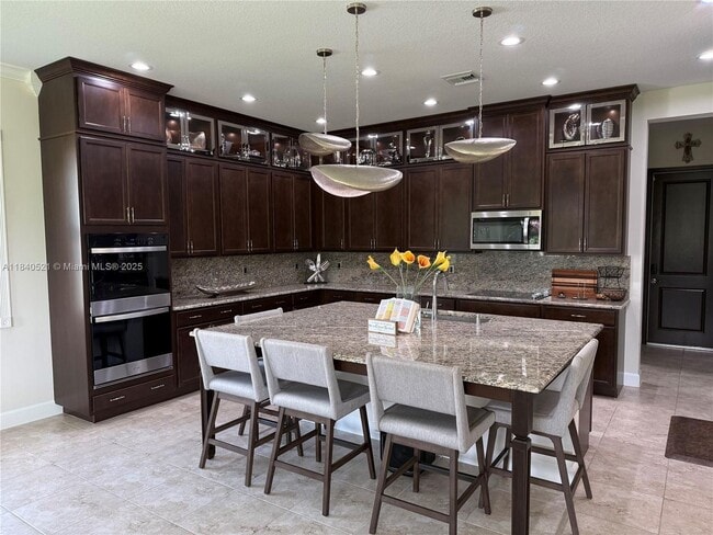 Primary Photo - 14814 Wildwood Cir