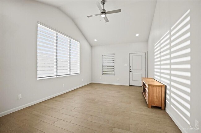 Building Photo - 14 Brito Ln