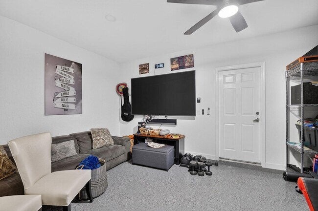 Building Photo - 10139 Wellington Parc Dr