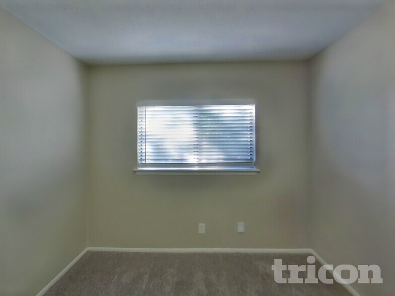 Building Photo - 6854 Eden Grove Dr