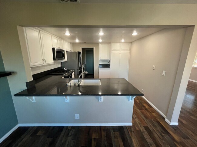 Building Photo - 3070 Corte Trabuco