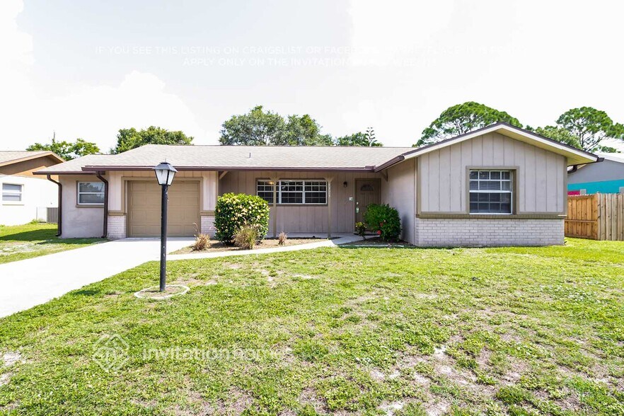 Building Photo - 5323 Winewood Dr