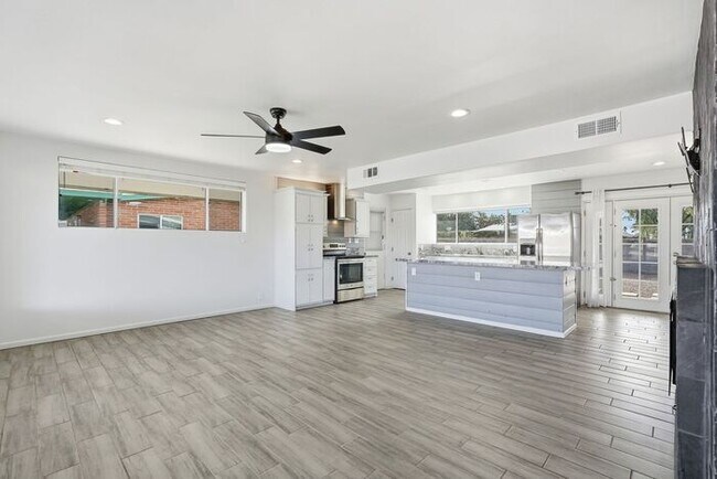 Building Photo - Pending/ Rented - Spacious 3-Bed, 2-Bath East Tucson Home with Large Yard & Open Layout