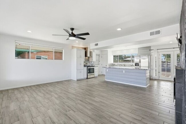 Building Photo - Spacious 3-Bed, 2-Bath East Tucson Home with Large Yard & Open Layout