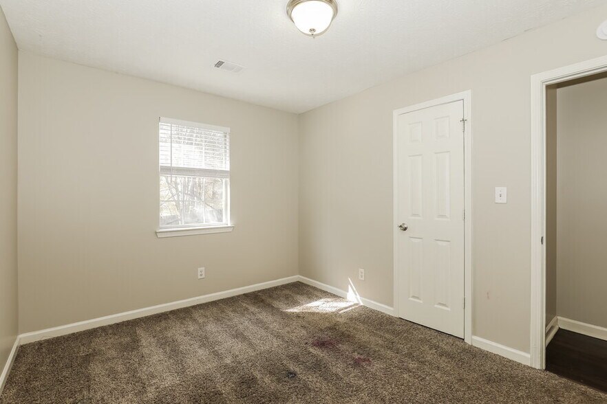 Building Photo - 505 Horseshoe Cir