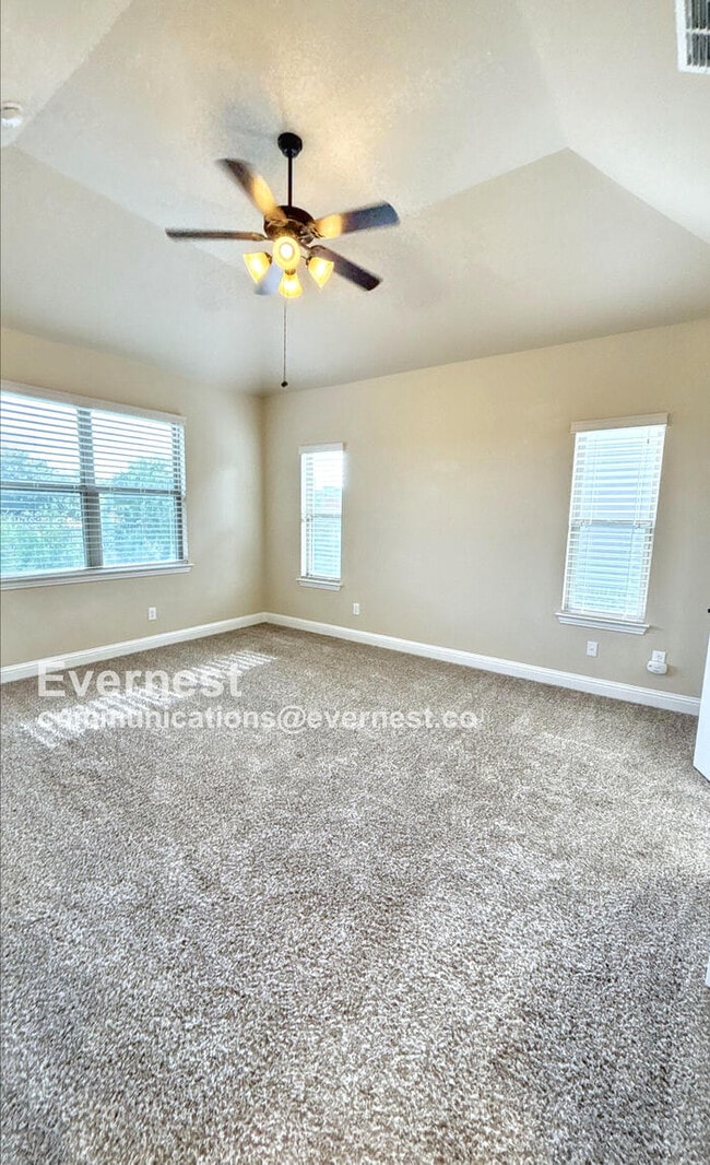Building Photo - 2233 Zenith Ave