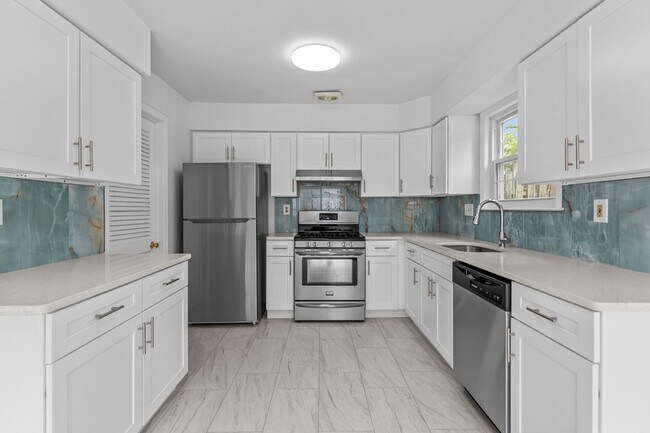 Building Photo - 14 Aster Way