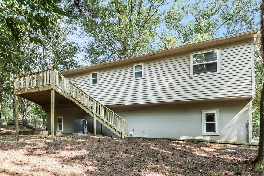 Building Photo - 3075 Flowers Dr