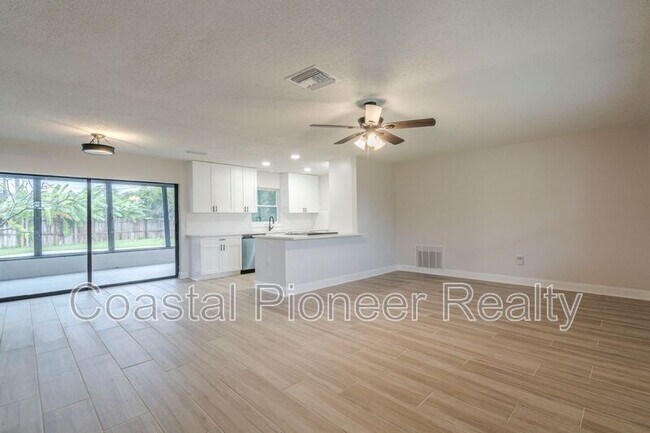 Building Photo - 4600 Venetian Blvd NE