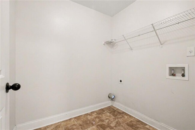 Building Photo - 2260 Harvest Ridge Cir NE