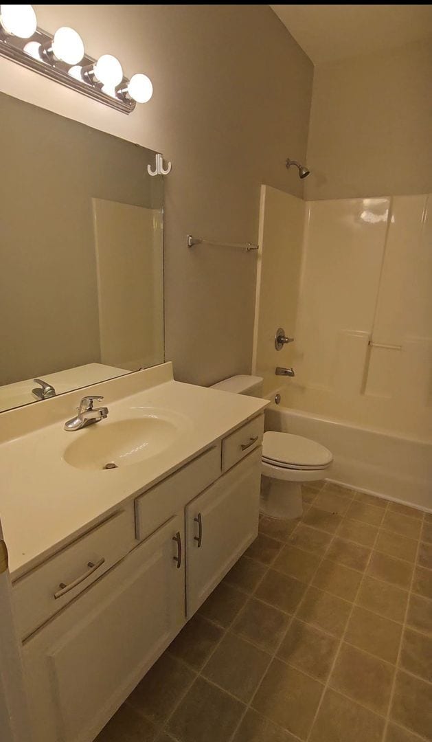 Building Photo - Fountain Pointe 3 bed 2 bath - Long Term R...