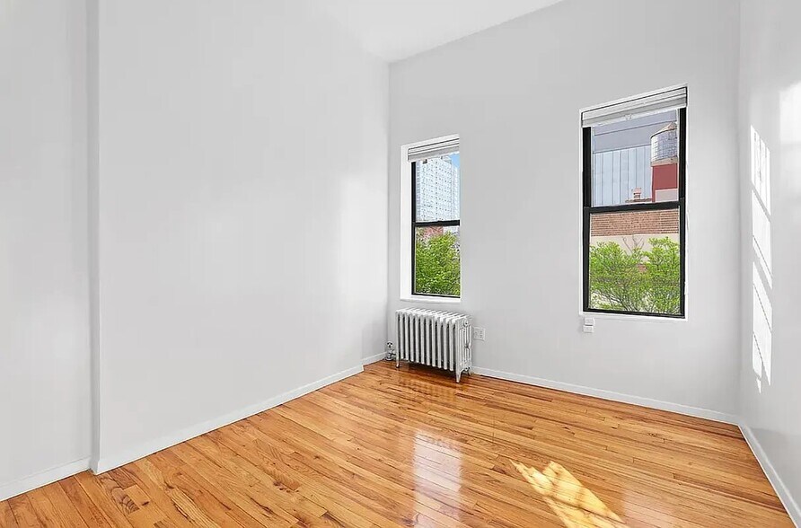 Building Photo - 122 Norfolk St