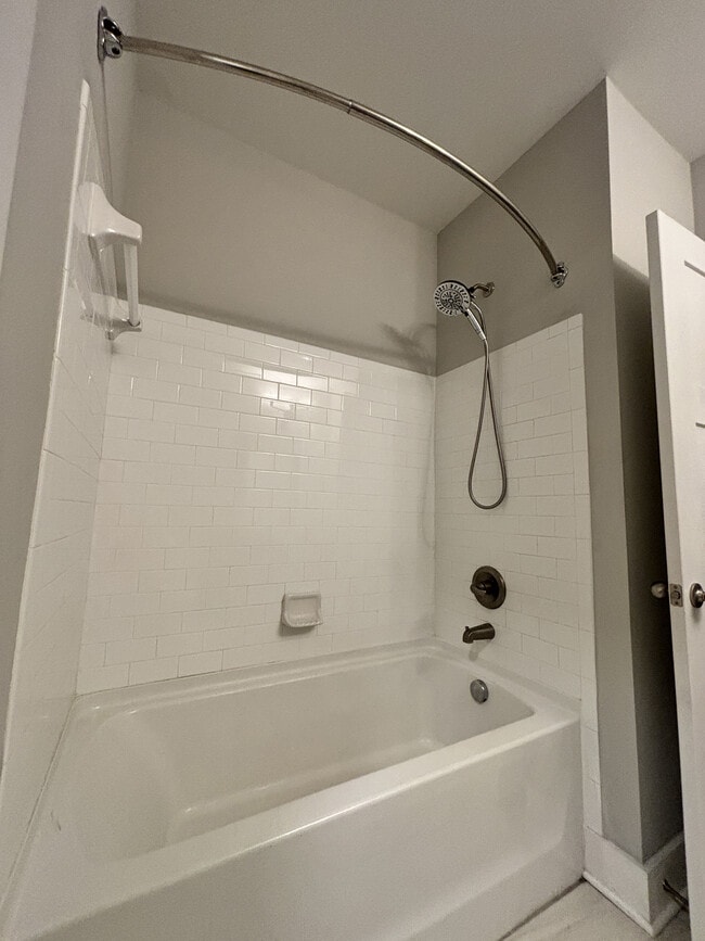 Building Photo - 934 Governors Ct