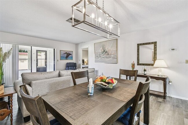 Building Photo - 7433 Greystone Dr