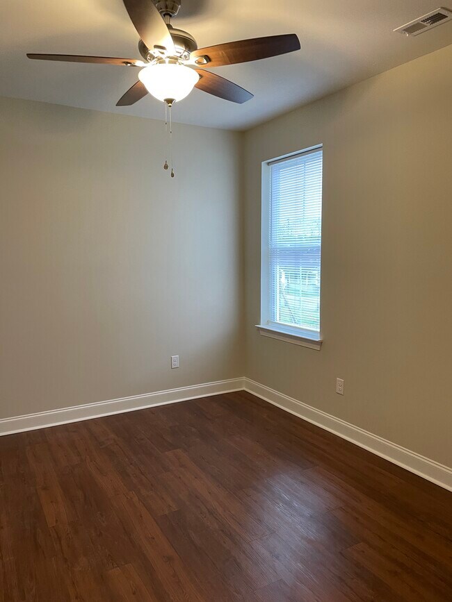 Building Photo - 5404 Clemons Rd