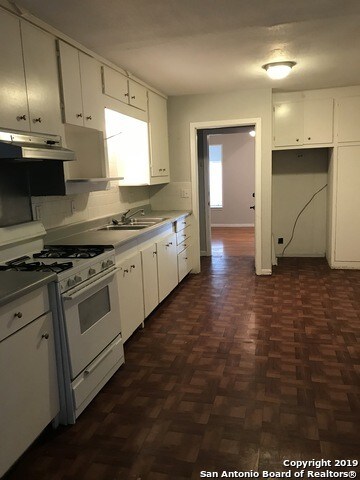 Building Photo - 127 Grecian Dr