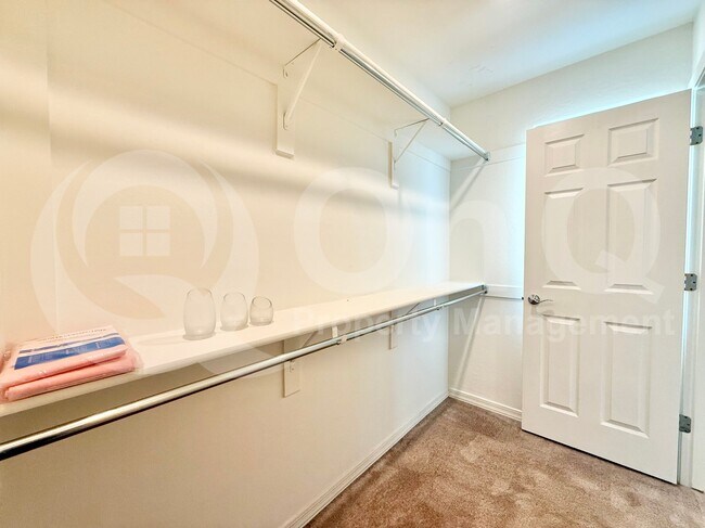 Building Photo - 3706 S 57th Ln
