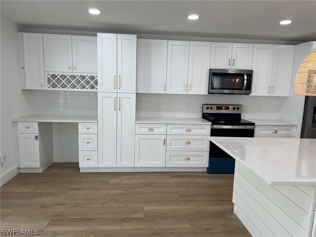 Building Photo - 673 107th Ave N