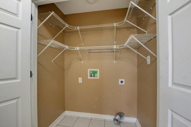 Building Photo - 207 Ruf Dr
