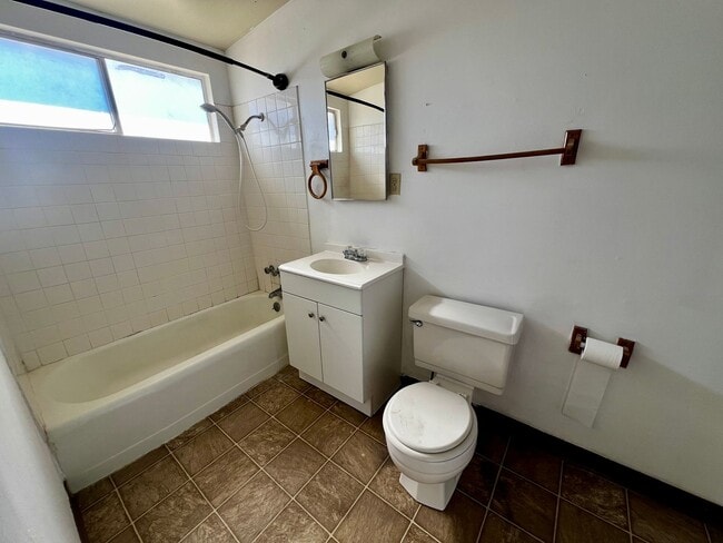 Building Photo - 6548 Sahara Ave