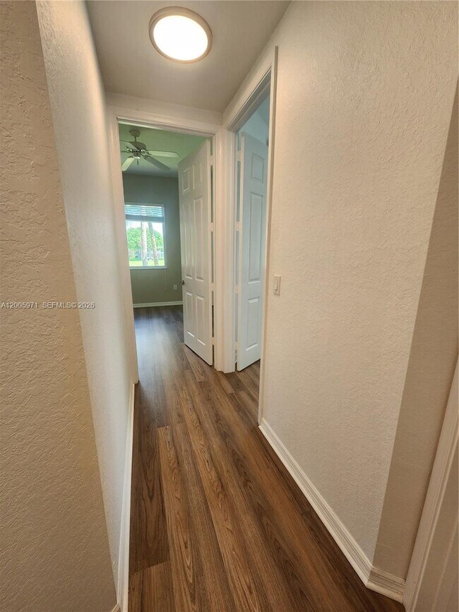 Building Photo - 3600 Oaks Clubhouse Dr