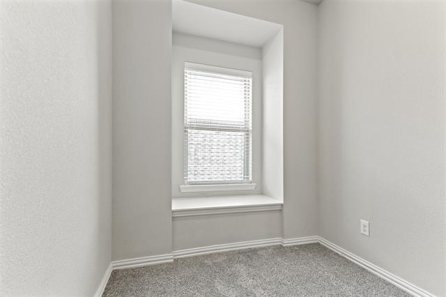 Building Photo - 713 Parkland Dr