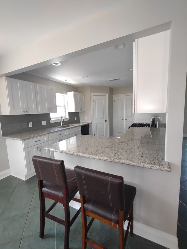 Building Photo - 108 Beaupre Dr