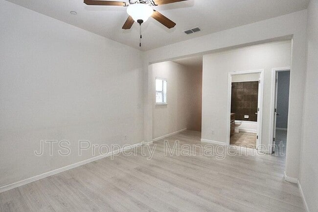 Building Photo - 9200 Rioja St