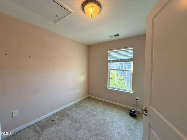 Building Photo - 112 Brier Summit Pl