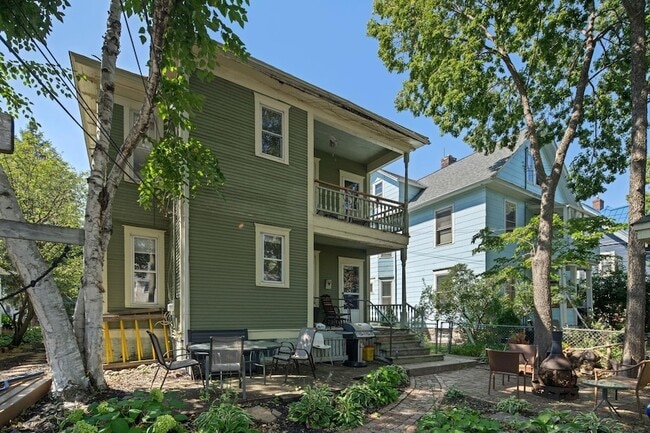 Building Photo - 2713 Garfield Ave