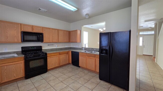 Building Photo - 9702 Coyote Creek Dr