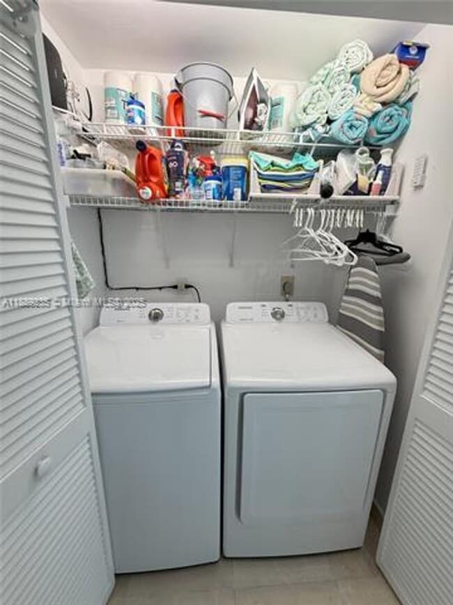 Building Photo - 16400 Collins Ave