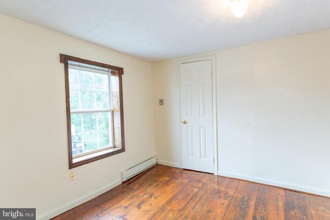 Building Photo - 32 Patrick Henry Way