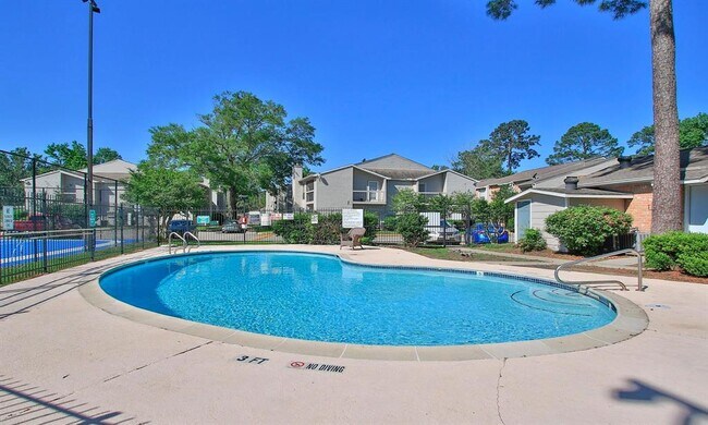 Building Photo - 17401 Red Oak Dr