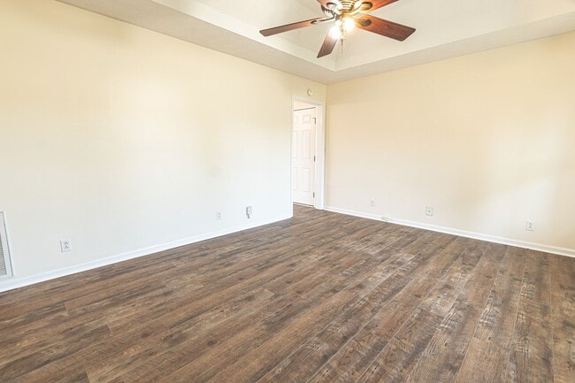 Building Photo - 1207 Hand Dr