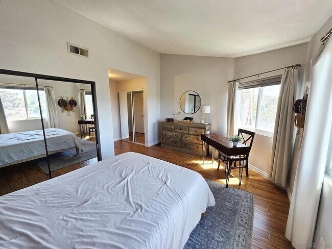 Building Photo - 341 Rolling Hills Ln