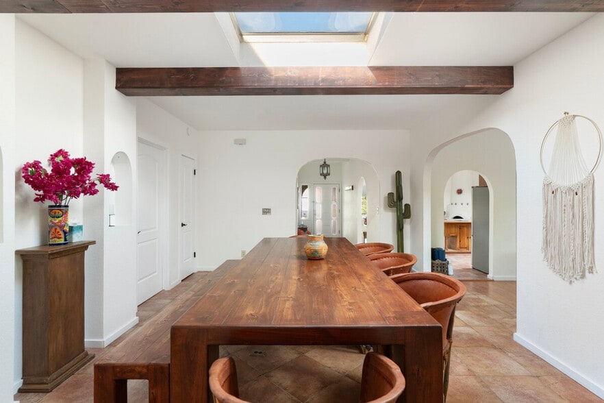 Building Photo - 228 Caballo Dr