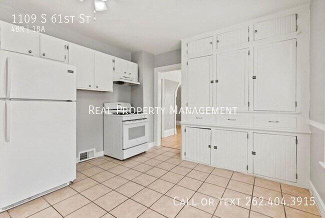 Building Photo - 1109 S 61st St