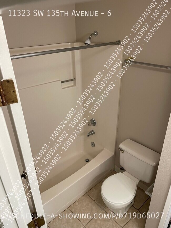 Building Photo - 11323 SW 135th Ave