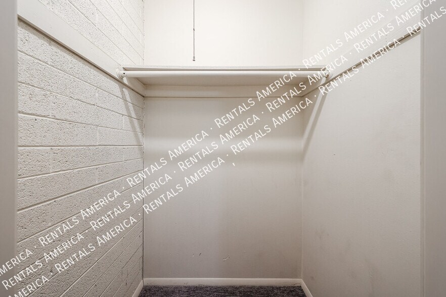 Building Photo - 7901 E Kimsey Ln