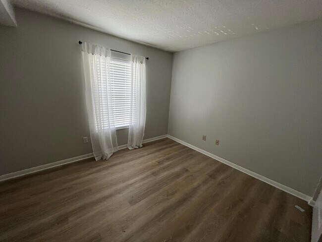 Building Photo - 1468 Taramore Dr