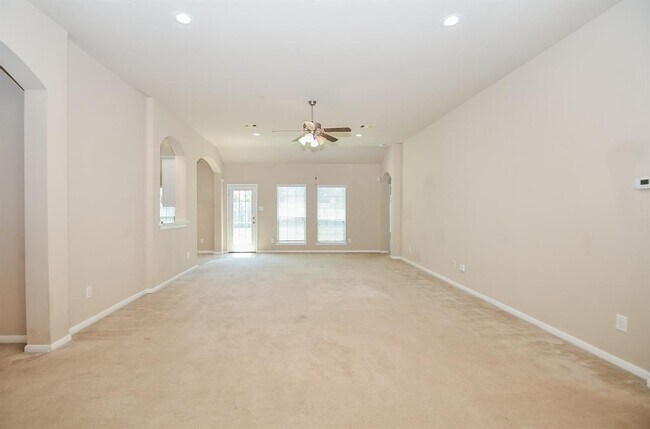 Building Photo - 2022 Haven Springs Ln