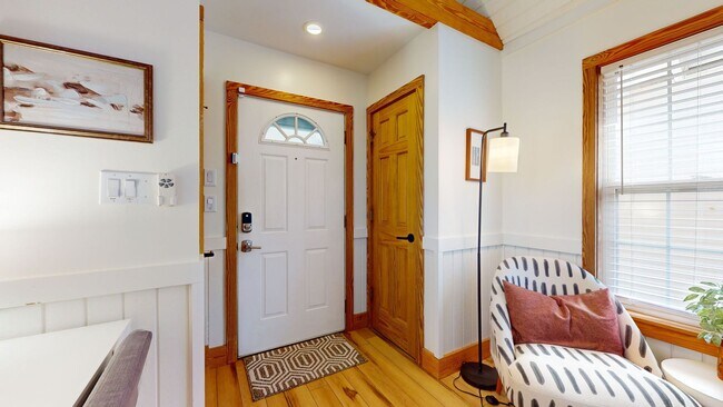 Building Photo - Adorable 3 Bedroom House near NCSU - Available August 1st!